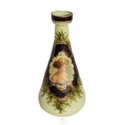 Espectacular jarrón antiguo en opalina pintado a mano, de origen inglés
