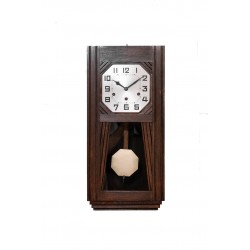 Antiguo reloj de los cuartos, de origen francés,funcionando con soneria westminster