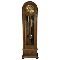 Antiguo reloj de antesala, de pie, con cuerdas manuales, de origen francés, y funcionando perfectamente.