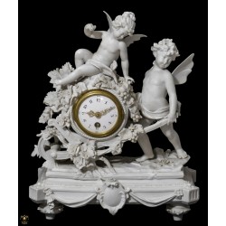 Antiguo reloj de origen aleman, en porcelana de Meissen.